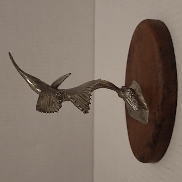 Vintage Signed Sailfish Figurine on Wood Base - Picture 5 of 16